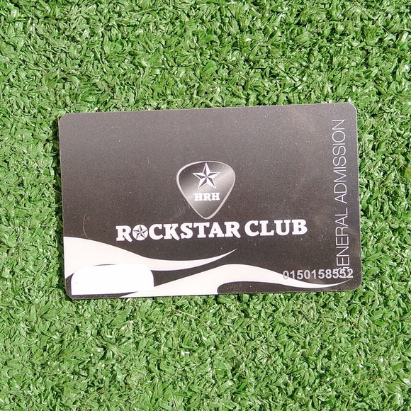 Hard Rock Hotel ROCKSTAR CLUB Guitar Pick Graphic Las Vegas Casino Players Card - Picture 1 of 3